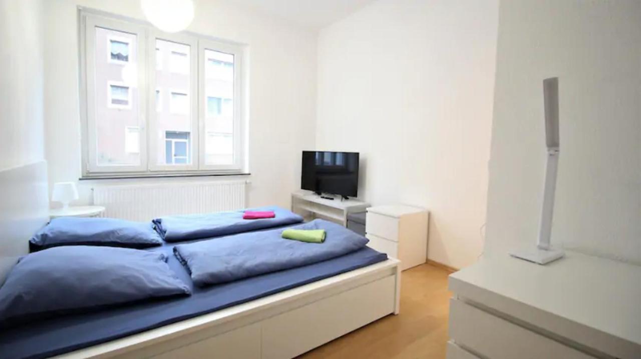 Privatzimmer Nahe Bahnhof Und City Wurtzburgo Exterior foto