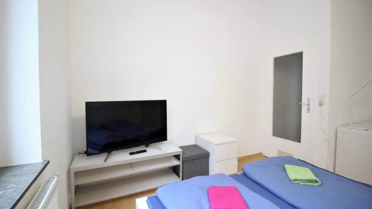 Privatzimmer Nahe Bahnhof Und City Wurtzburgo Exterior foto