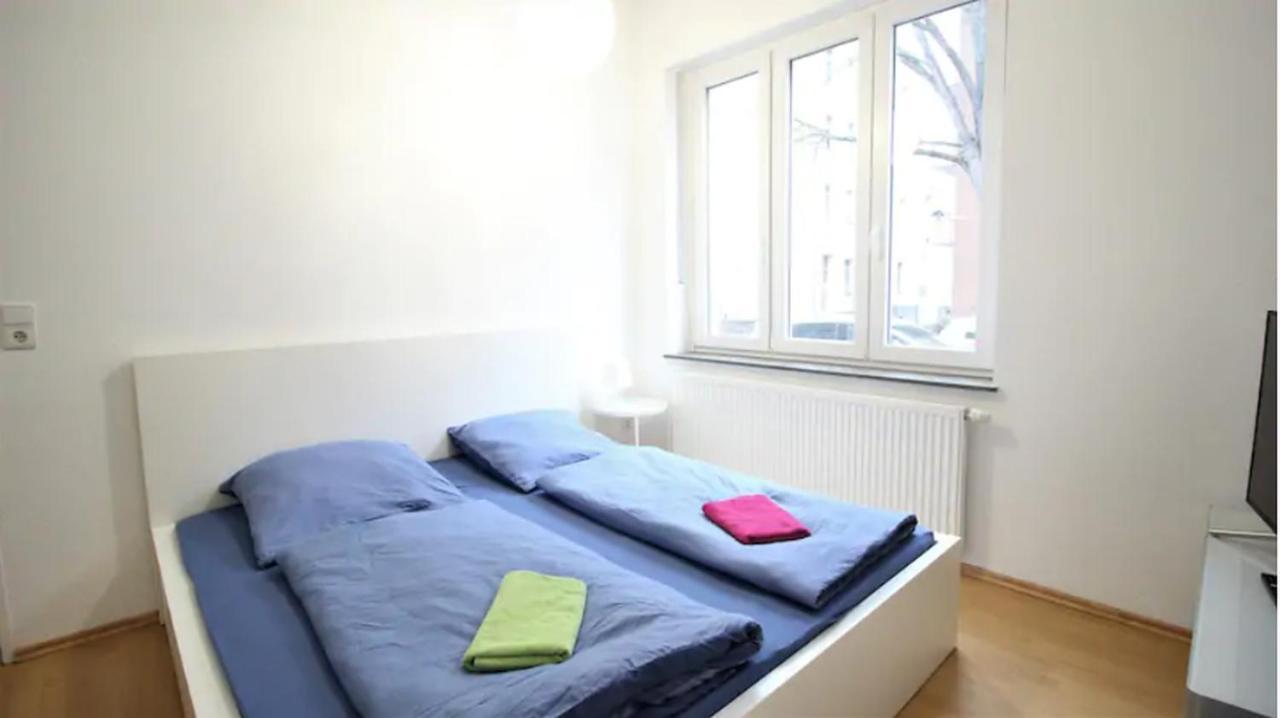 Privatzimmer Nahe Bahnhof Und City Wurtzburgo Exterior foto
