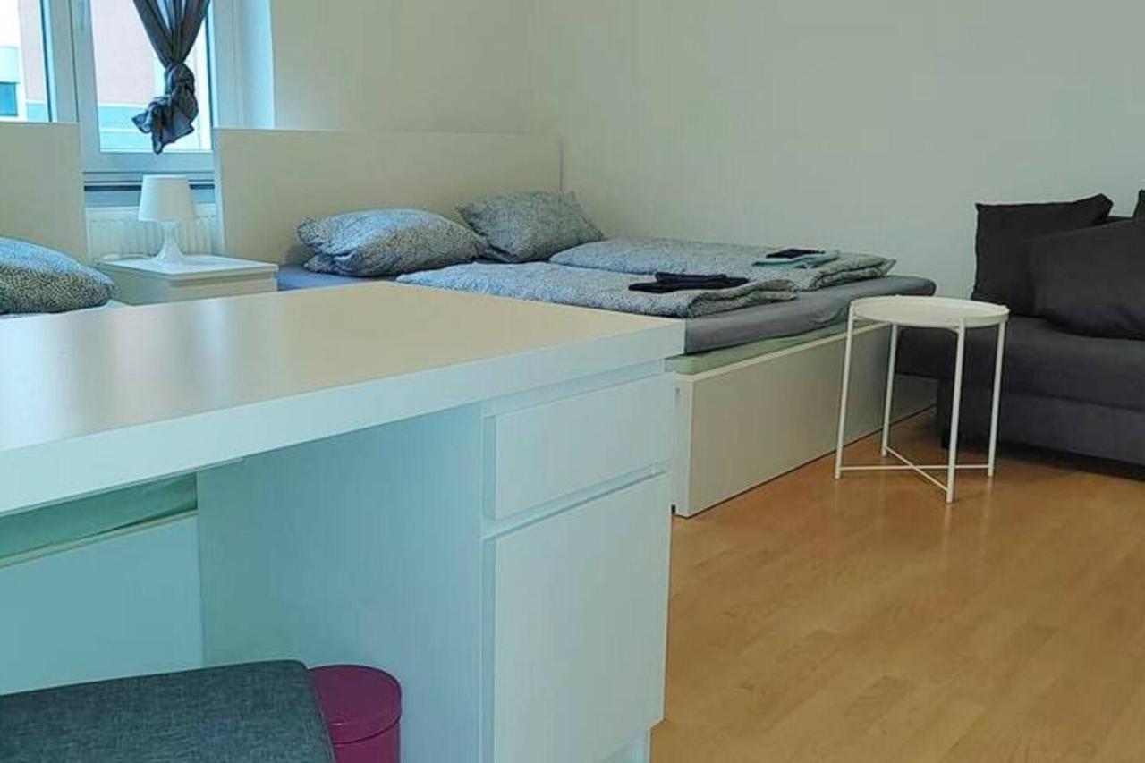 Privatzimmer Nahe Bahnhof Und City Wurtzburgo Exterior foto