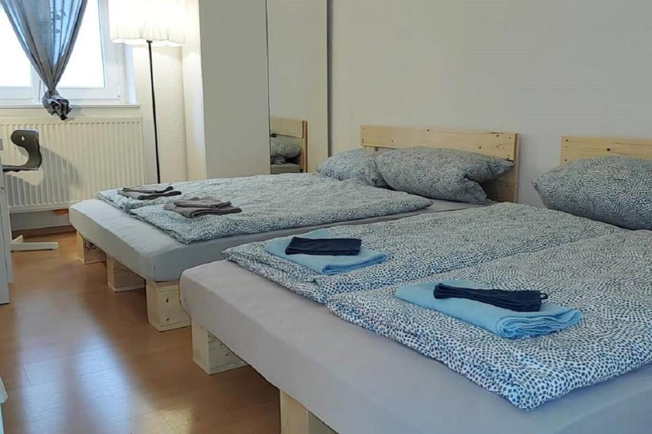 Privatzimmer Nahe Bahnhof Und City Wurtzburgo Exterior foto