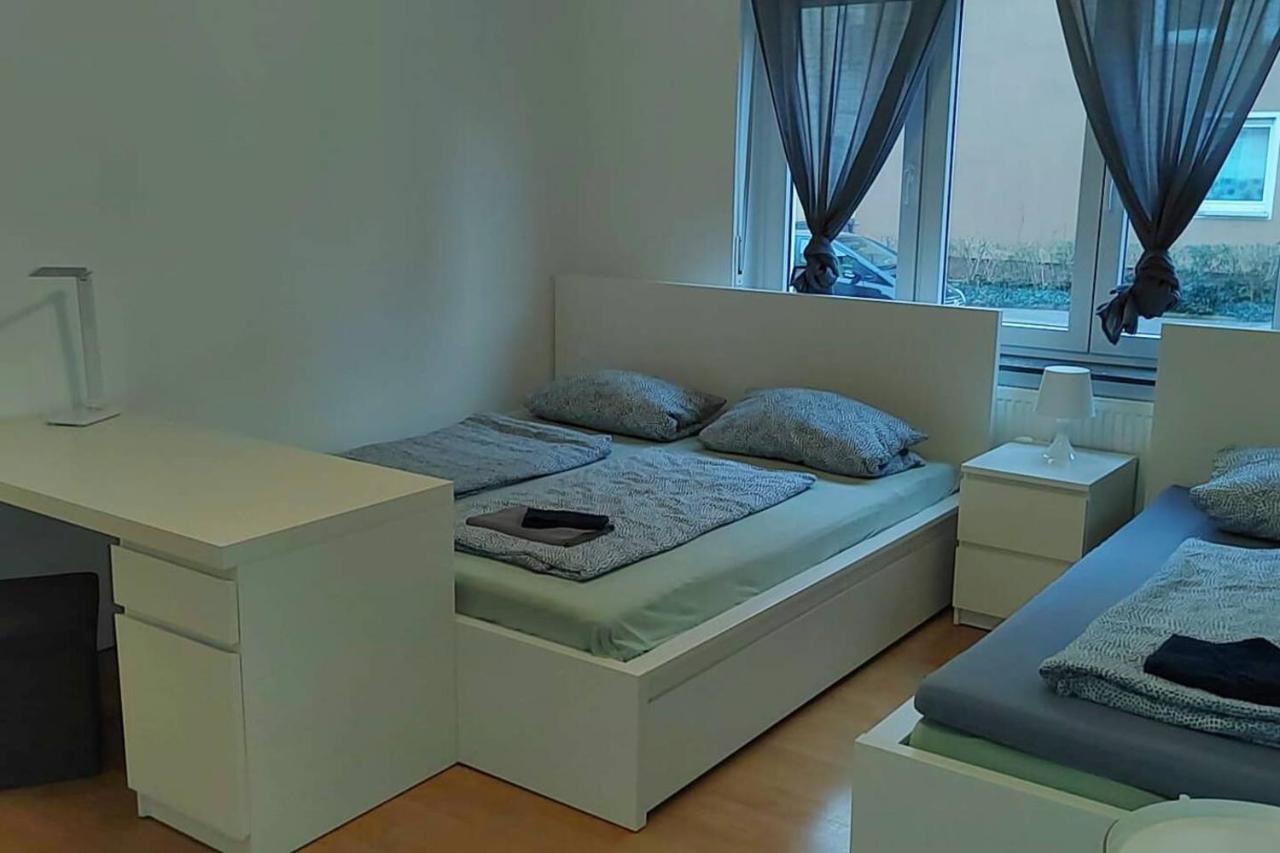 Privatzimmer Nahe Bahnhof Und City Wurtzburgo Exterior foto